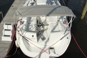Scarlet Fever 27ft Hunter Yacht For Sale