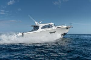 ECLIPSE 505 Shadow Demo 50ft ECLIPSE Yacht For Sale