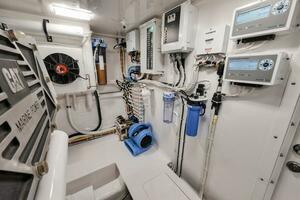 Viking 72 Skybridge - Chelsea -Engine Room