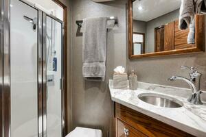 Viking 72 Skybridge - Chelsea -Head