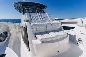 2022 Pursuit S 378 Sport thumbnail 16