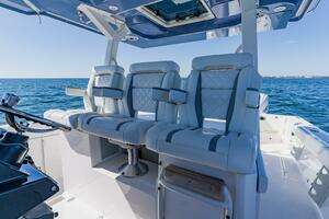 2022 Pursuit S 378 Sport thumbnail 20