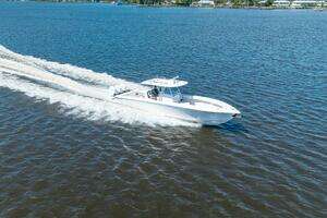 2024 Bahama 41 thumbnail 23