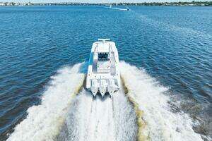 2024 Bahama 41 thumbnail 18