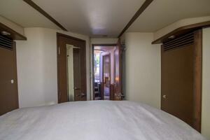 Sea Ray 52 - Exodus - Stateroom