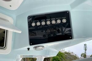 Photo 5959923 for 2019 Sea Fox 328 Commander  