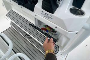 Photo 5959917 for 2019 Sea Fox 328 Commander  