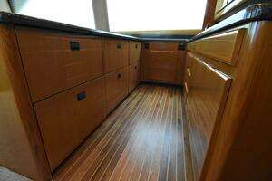 1999 Viking 58 Convertible thumbnail 19