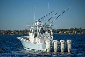 2016 Regulator 41 Center Console thumbnail 42