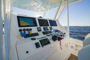 2016 Regulator 41 Center Console thumbnail 4
