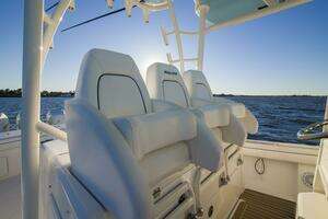 2016 Regulator 41 Center Console thumbnail 9