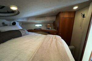 1996 Bayliner 3788 Command Bridge thumbnail 37