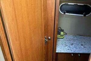 1996 Bayliner 3788 Command Bridge thumbnail 23