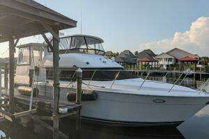 1996 Carver 455 Aft Cabin thumbnail 1