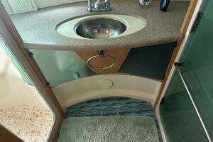 1996 Carver 455 Aft Cabin thumbnail 15