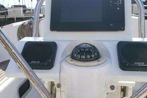 2015 Beneteau Oceanis thumbnail 17