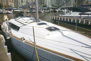 2015 Beneteau Oceanis thumbnail 7