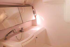2015 Beneteau Oceanis thumbnail 22