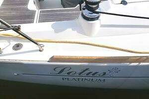 2015 Beneteau Oceanis thumbnail 9