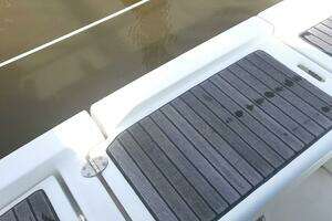 2015 Beneteau Oceanis thumbnail 13