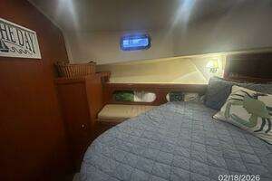 2004 Mainship 430 thumbnail 63