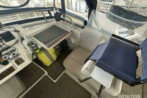 2004 Mainship 430 thumbnail 23