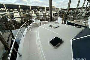 2004 Mainship 430 thumbnail 7