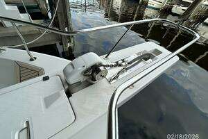 2004 Mainship 430 thumbnail 6