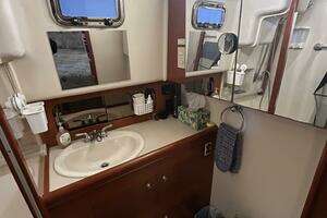 2004 Mainship 430 thumbnail 60