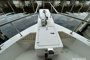 2004 Mainship 430 thumbnail 5