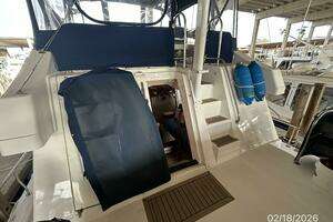 2004 Mainship 430 thumbnail 25