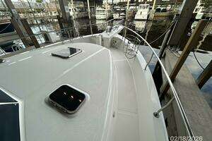 2004 Mainship 430 thumbnail 8