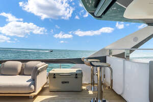 2025 Azimut 78 FLY thumbnail 78