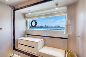 2025 Azimut 78 FLY thumbnail 21