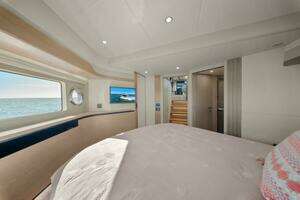2025 Absolute Navetta 53 thumbnail 22