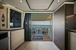 2025 Absolute Navetta 53 thumbnail 32