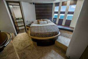 2007 Azimut 68S thumbnail 37