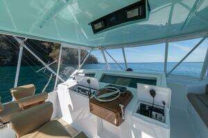 2006 Viking 56 Convertible thumbnail 9