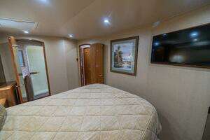 2006 Viking 56 Convertible thumbnail 63