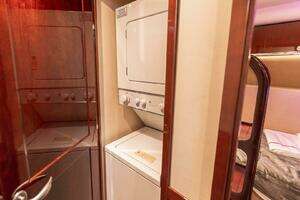 2008 Sea Ray 58 Sedan Bridge thumbnail 38