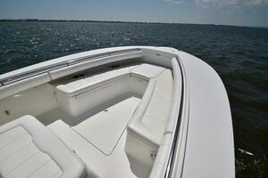 2013 Regulator 28 FS w/SeaKeeper Ride thumbnail 10