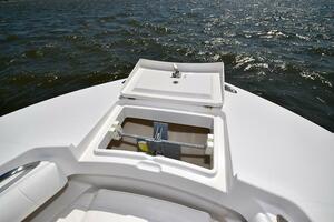 2013 Regulator 28 FS w/SeaKeeper Ride thumbnail 22