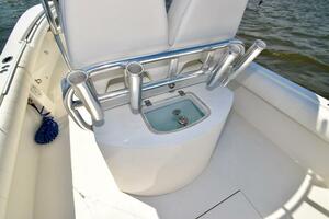 2013 Regulator 28 FS w/SeaKeeper Ride thumbnail 16