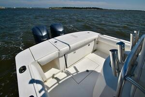 2013 Regulator 28 FS w/SeaKeeper Ride thumbnail 12