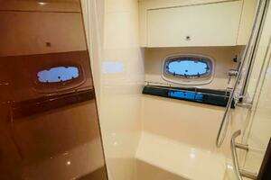 2010 Sea Ray 450 Sundancer thumbnail 29