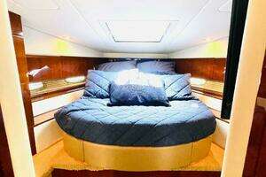 2010 Sea Ray 450 Sundancer thumbnail 25