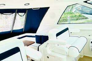2010 Sea Ray 450 Sundancer thumbnail 15
