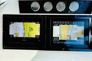 2010 Sea Ray 450 Sundancer thumbnail 19