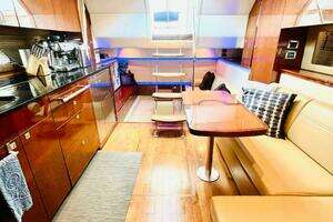 2010 Sea Ray 450 Sundancer thumbnail 22