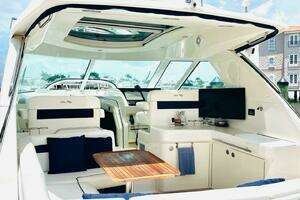 2010 Sea Ray 450 Sundancer thumbnail 7